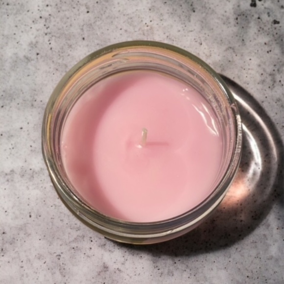 Magnolia Blossom Scented Candle 8 oz - Picture 1 of 2